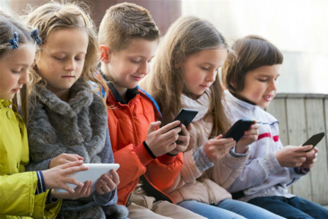 ما هي أضرار الهاتف"الجوال" ومخاطره على أطفالك؟