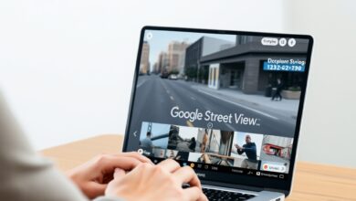 شاشة تعرض صور Street View القديمة لشارع في المدينة